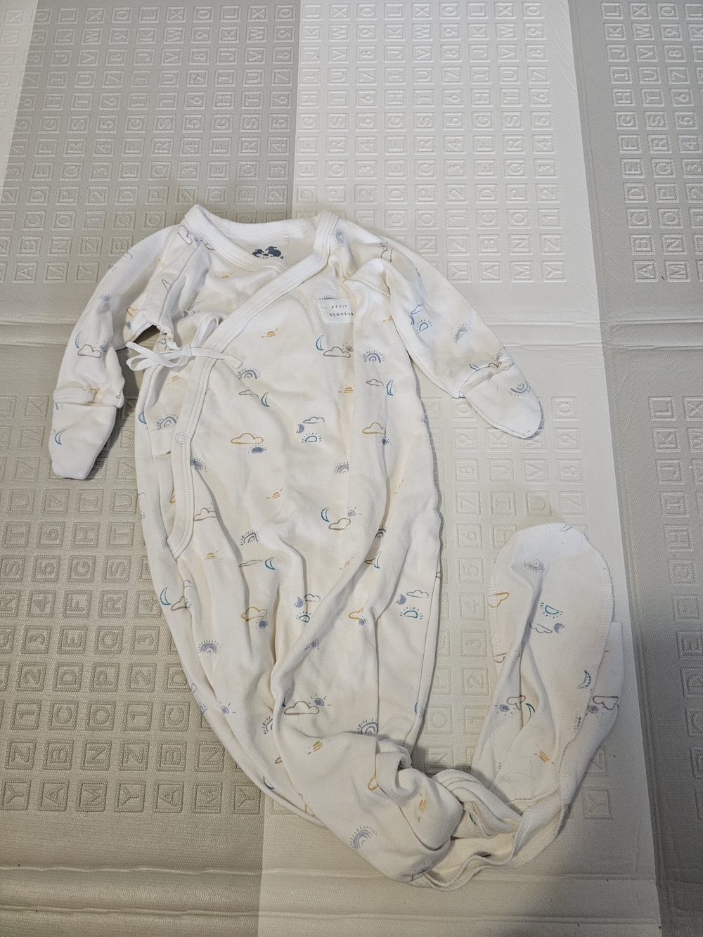 🔥 Bundle • 2/12 🔥White Baby Gown with Cloud & Moon Print